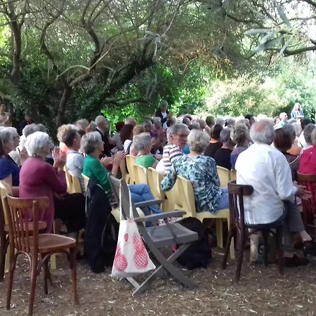 Du Frühstückspension Uzès